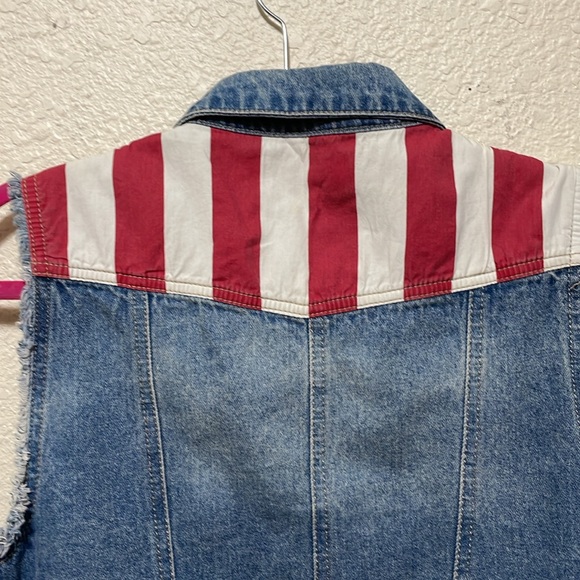 L.e.i Vintage Juniors Stars & Stripes Snap Vest.  Very Good Condition. Size L. - Picture 7 of 10